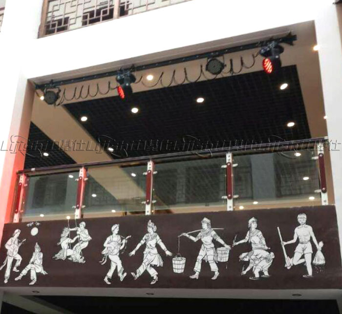 云南元陽(yáng)多功能廳LED帕燈配置